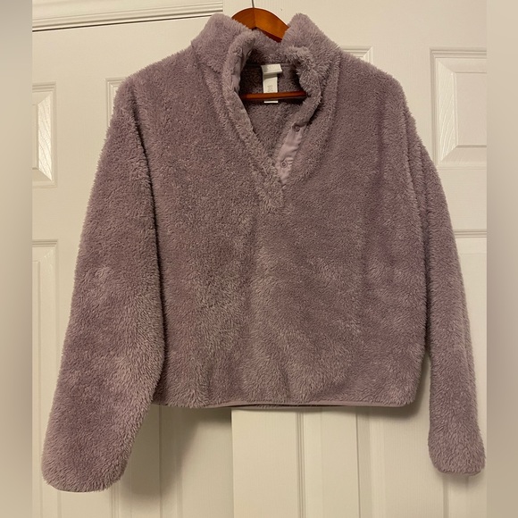 HM Fuzzy lavender sweater - Picture 1 of 2
